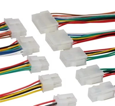 Vadu instalācijas mini-fit savienotājs